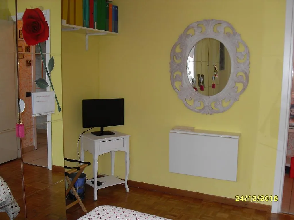 Guest house Milan House Hotel Italy